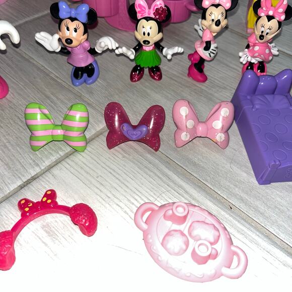 Disney Jr. Minnie Mouse Home Sweet Headquarters & Turnstyler Closet Playset - Picture 7 of 8